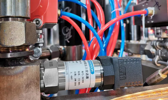 Pressure transmitter applied in air-leakage automatic monitoring equipment of the Gas tank